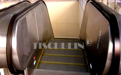 Large Passenger Flow Heavy Duty Escalator 30° 35° Inclination 3 sides 304 St St Outercladding For Supermarket Hospital
