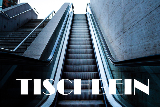 30° 35° Inclination Stainless Steel Step Hotel Escalator With Rubber Handrail For Railway Station Airport Hospital