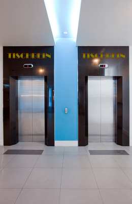 1350kg 1600kg Capacity Hospital Elevator Bed Elevator with 3 Sides Handrails Wide Jamb For Emergency Medical Center